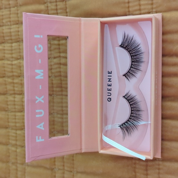 Colourpop falsies in Queenie - Picture 2 of 3